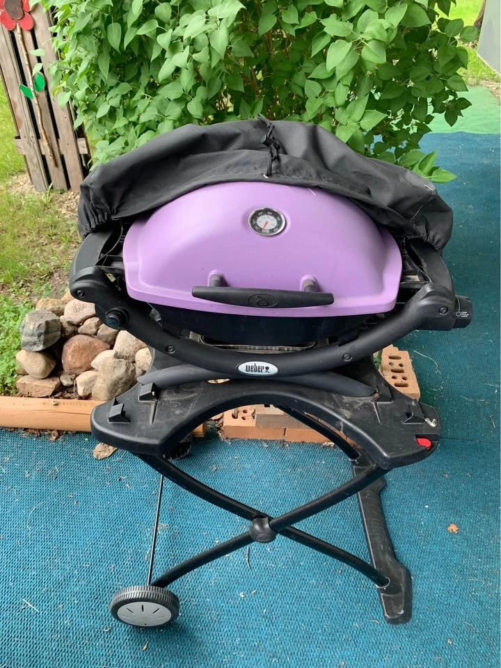 Weber BBQ includes Stand and Cover - photo 2