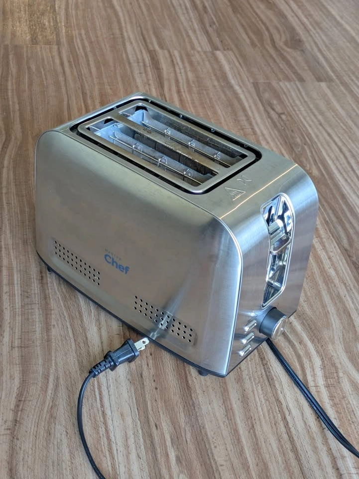 MASTERChef 2-Slice Stainless Steel Toaster - Excellent Conditio