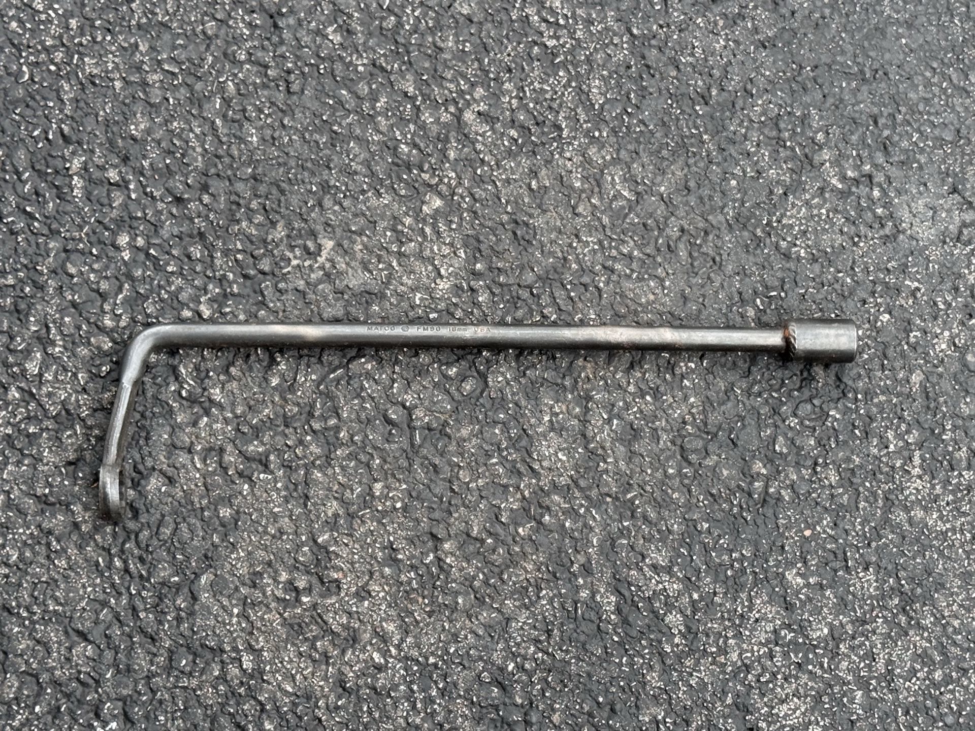 Matco 18MM 90 degree angle Wrench
