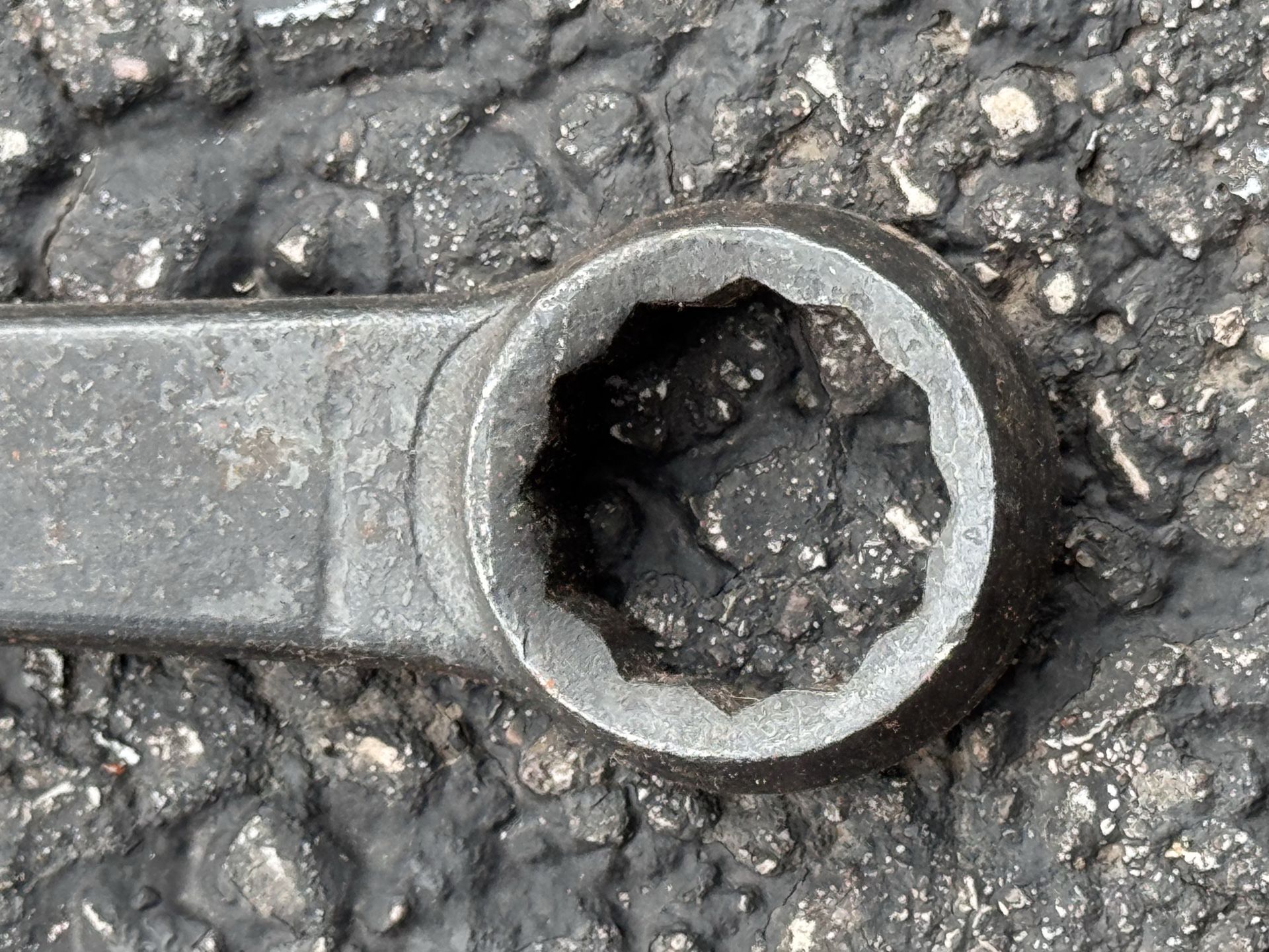 Matco 18MM 90 degree angle Wrench - photo 3