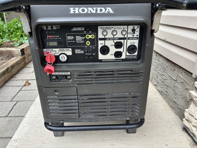 Honda EU 7000 IS Generator - photo 4