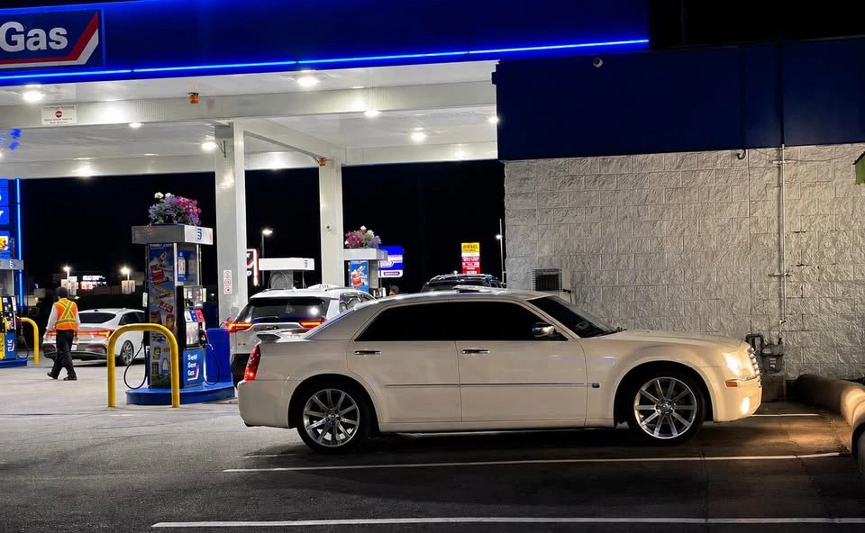 2005 Chrysler 300 - photo 3