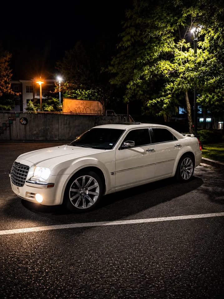 2005 Chrysler 300 - photo 4