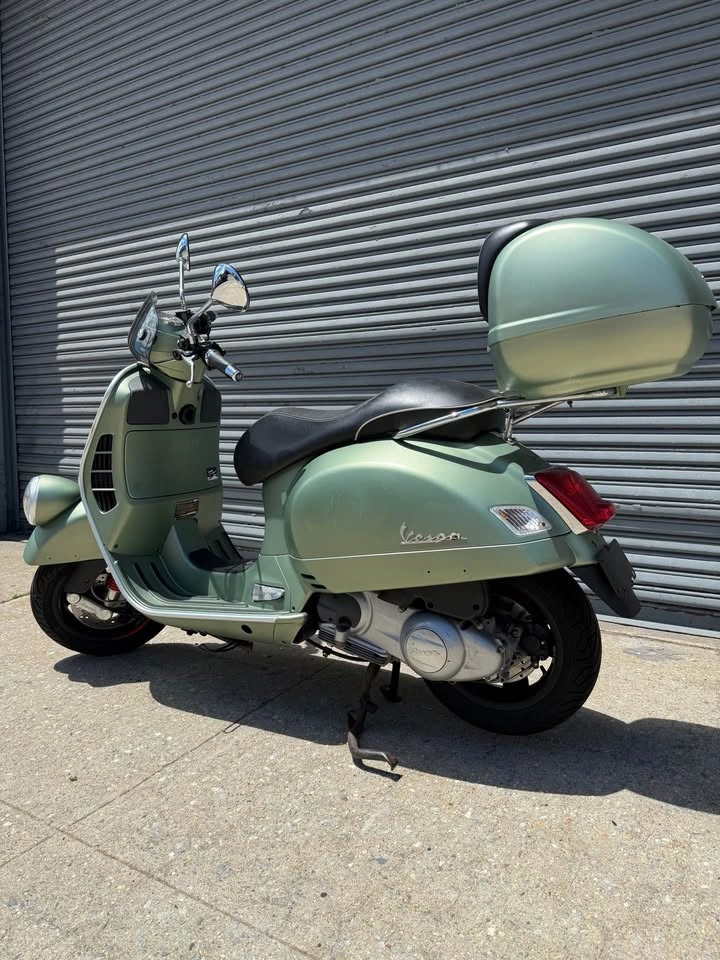 2019 Vespa GTV - photo 2