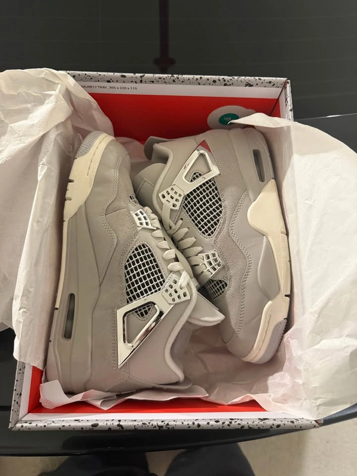 Jordan 4 Frozen Moments (Women’s 6.5)