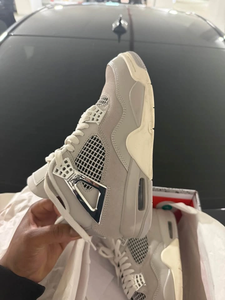 Jordan 4 Frozen Moments (Women’s 6.5) - photo 2