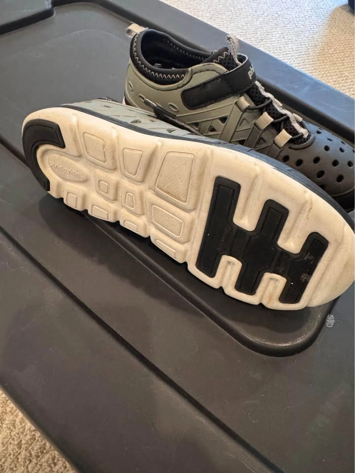 Boys water / summer shoes size 1 - photo 2