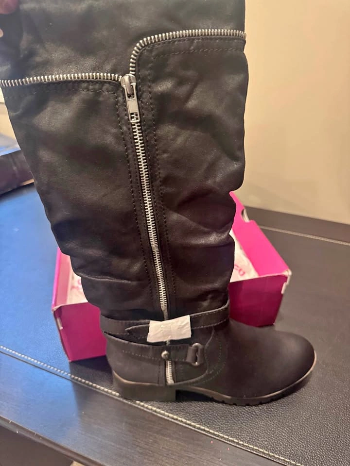 Brand New Women’s Black Boots Size 7.5