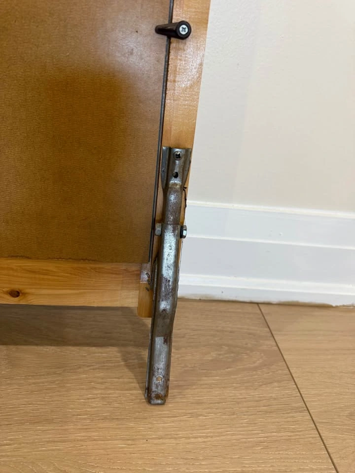 Hard wood dresser mirror - photo 4