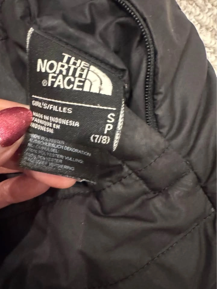 Girls Reversible Black North Face Coat Size 7/8 - photo 2