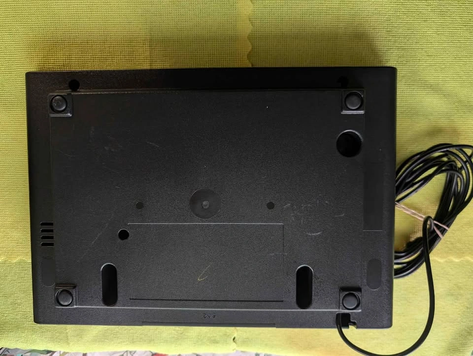 Atari 2600 Console 4-Switch Woodgrain Bundle - photo 5