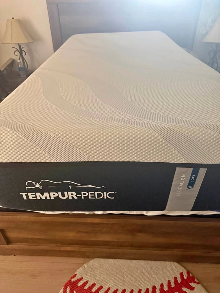 1-Year-Old Tempur-Pedic Single Mattress