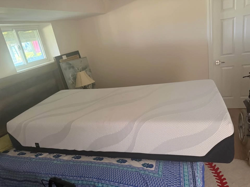 1-Year-Old Tempur-Pedic Single Mattress - photo 2