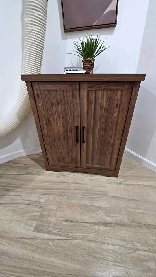 Leoric Accent Cabinet