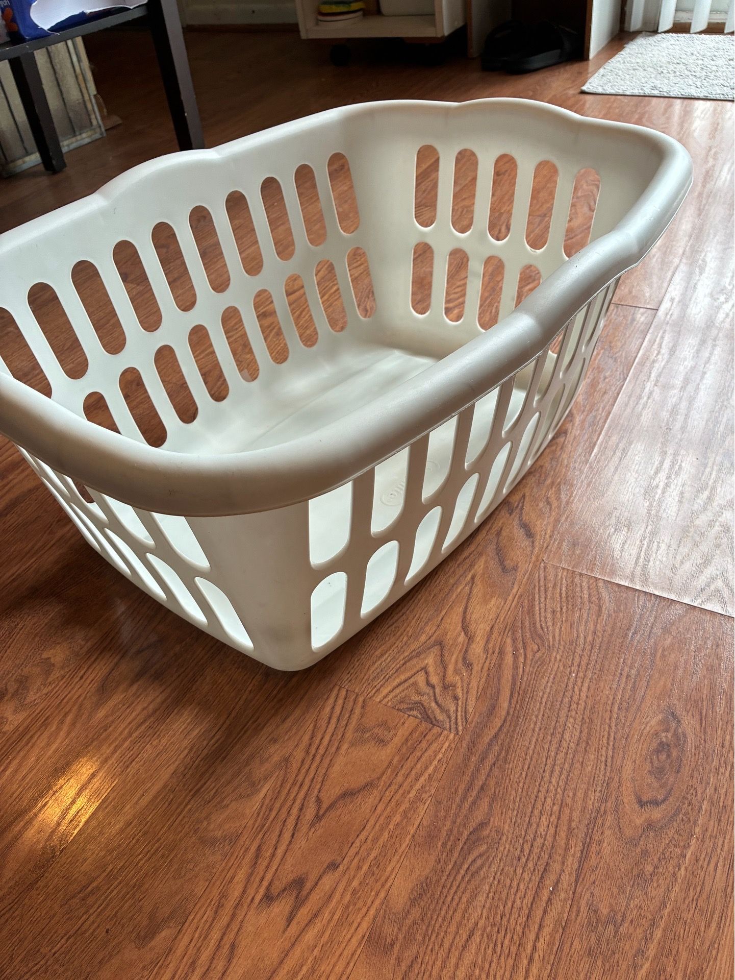 Durable White Sterilite Plastic Laundry Basket - photo 4