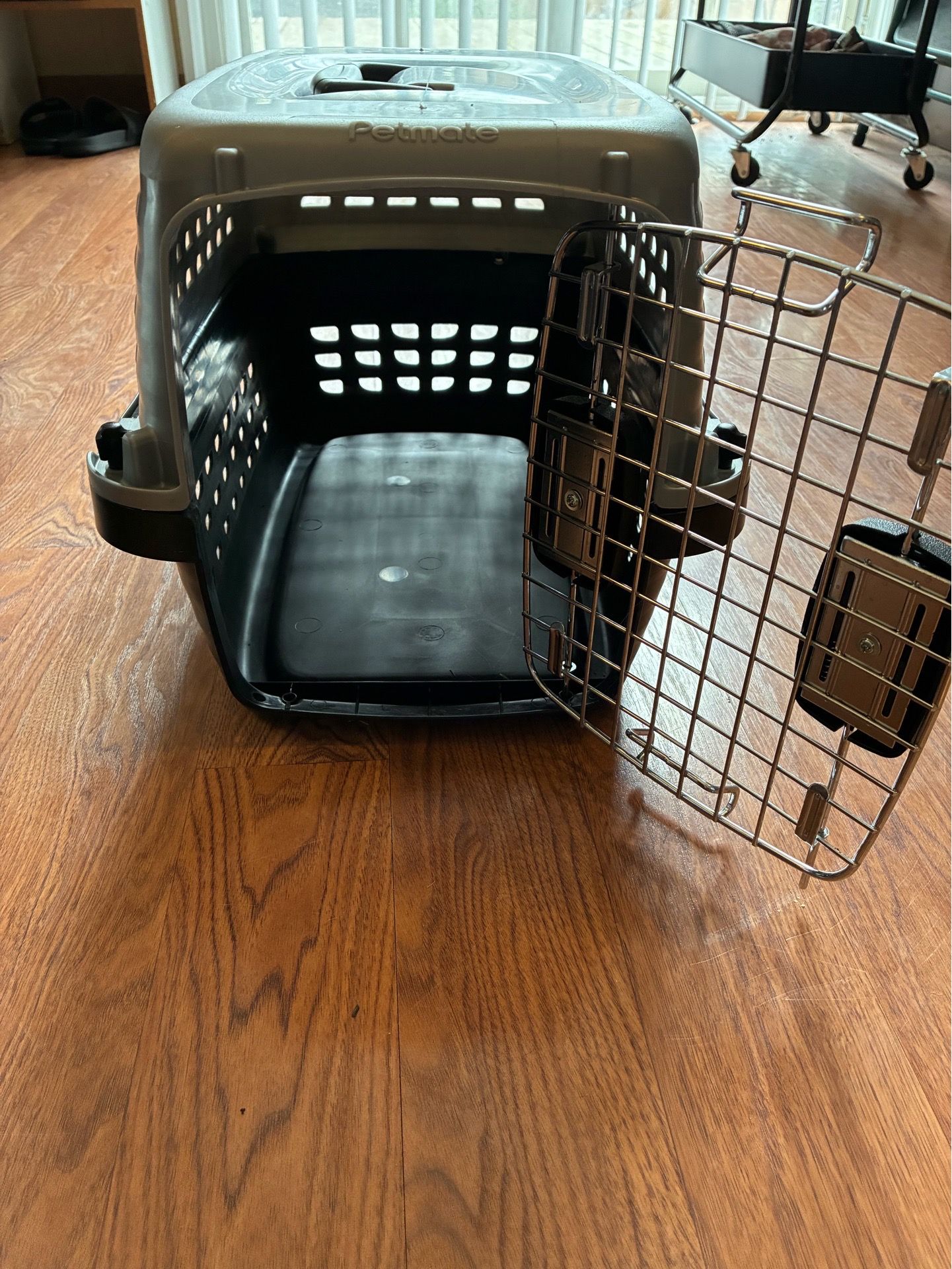 Durable Small Petmate Pet Carrier - photo 5