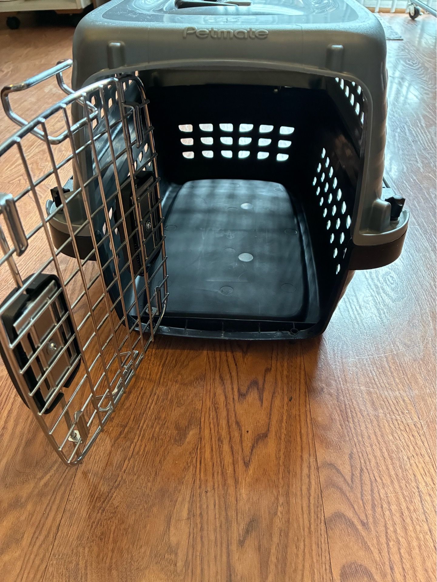 Durable Small Petmate Pet Carrier - photo 5