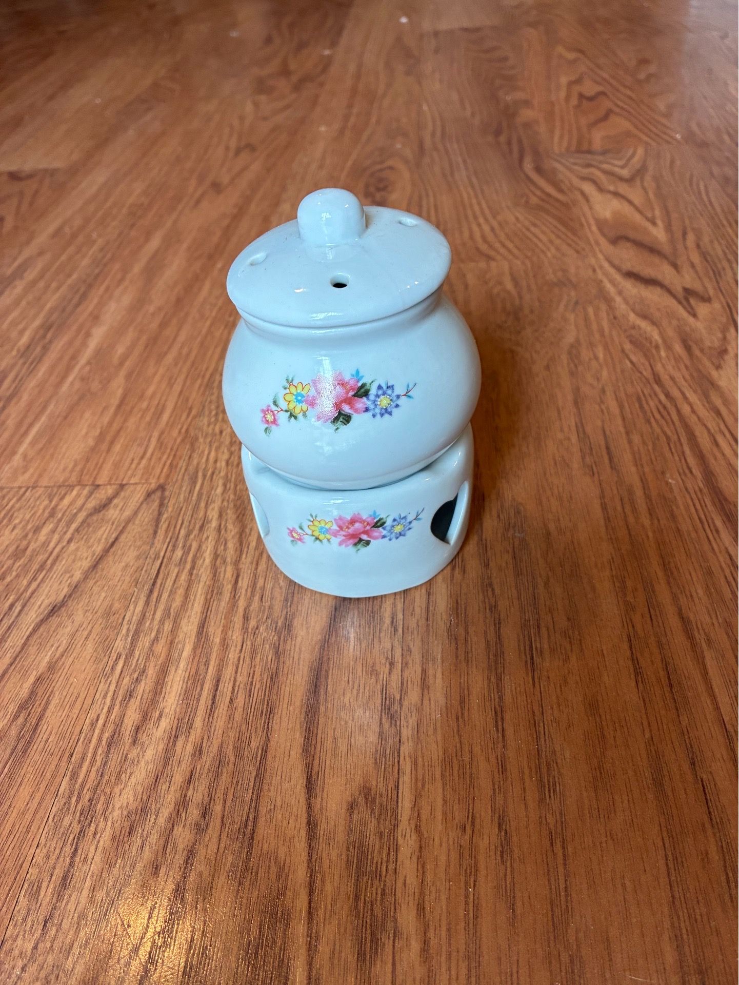 Set of 3 Ceramic Scented Oil or Potpourri Burning Deco Figurines - photo 2