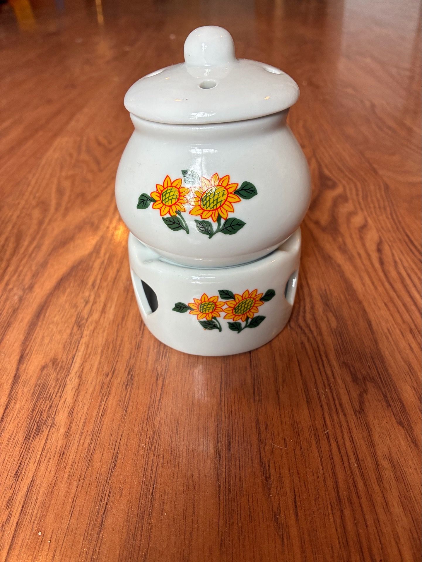 Set of 3 Ceramic Scented Oil or Potpourri Burning Deco Figurines - photo 3