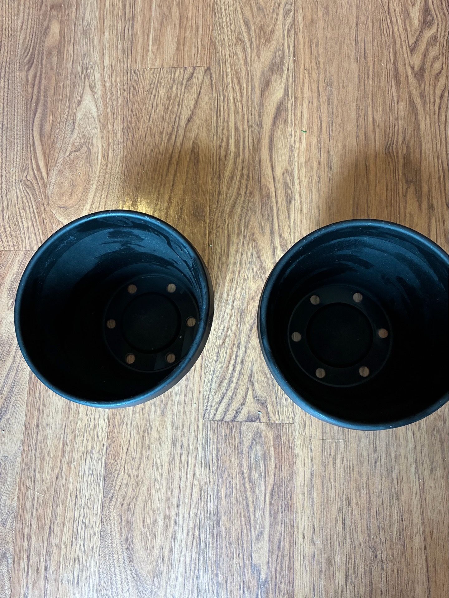 2 Hard Black Resin /Plastic Planter Pots - photo 2