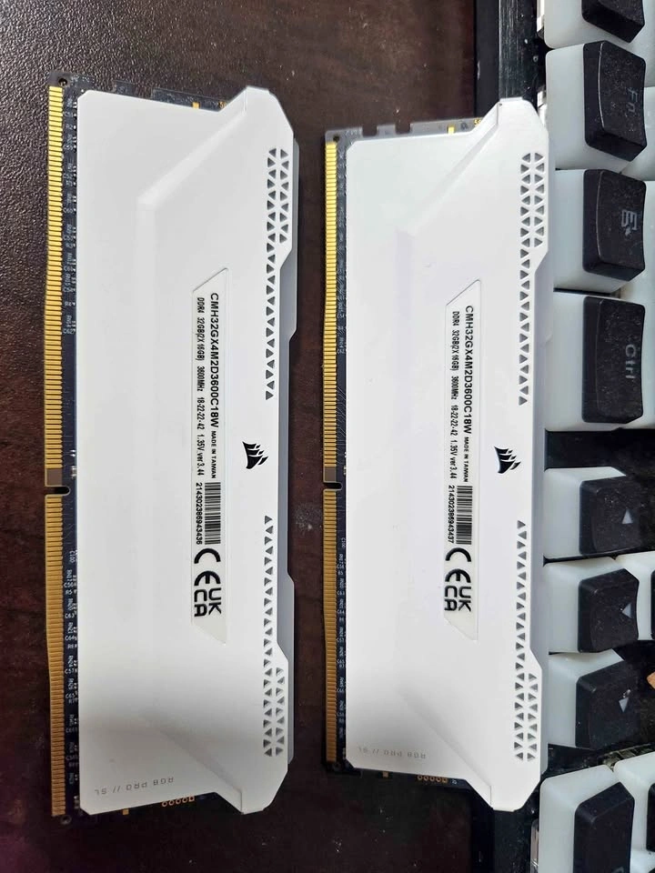CORSAIR Vengeance RGB PRO DDR4 32gb 3600MHz