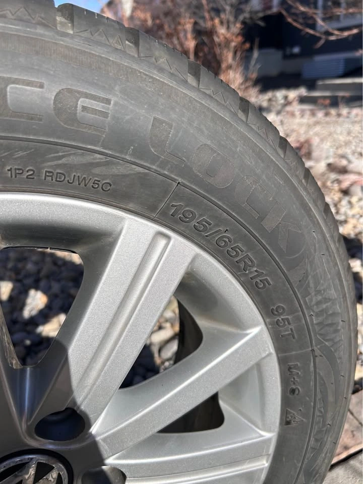 Winter studable tires on Rims 195/65R15 - photo 2