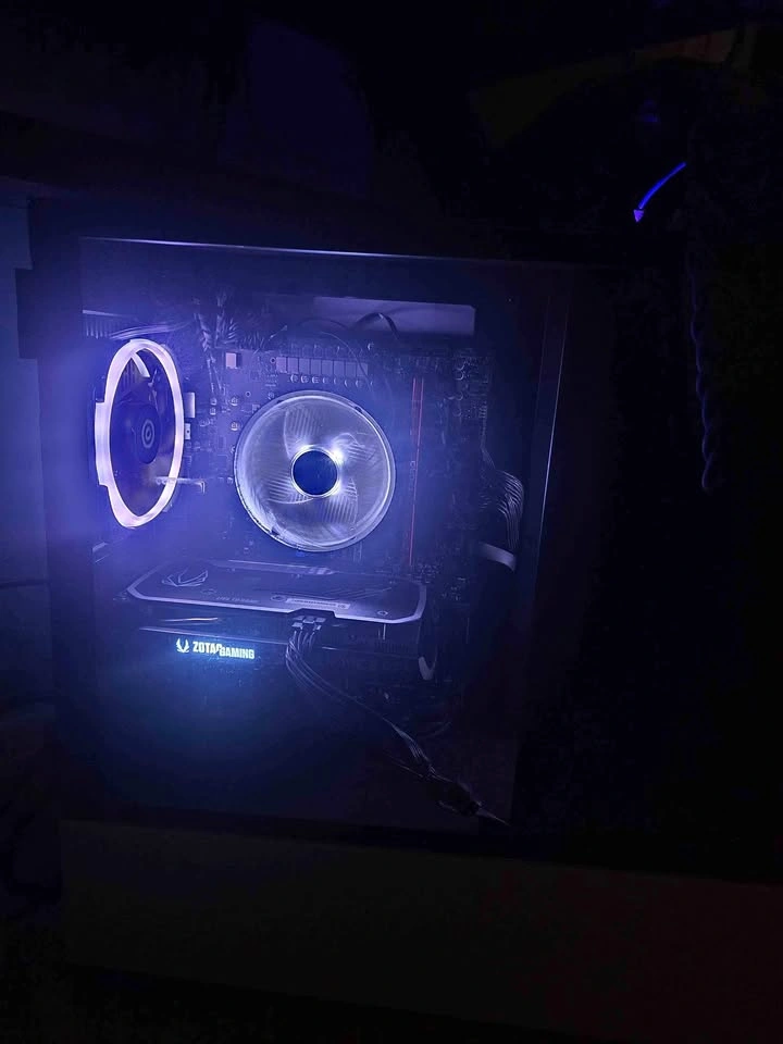 Gaming pc 4060 with a ryzen 5 7600 16gb ddr5 ram 2 tb ssd