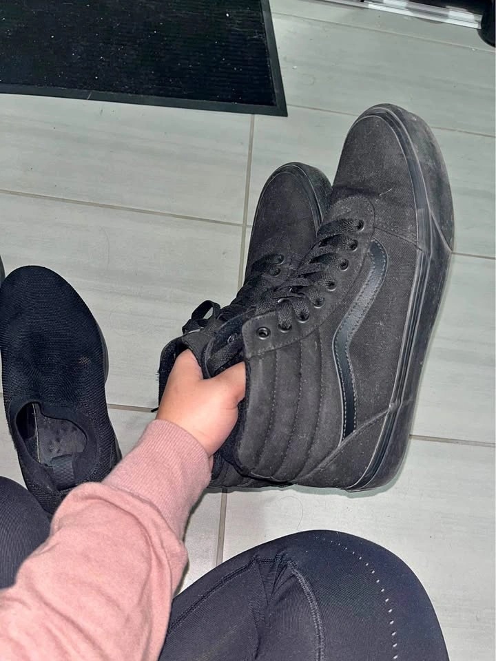 Vans shoes size 9/9.5