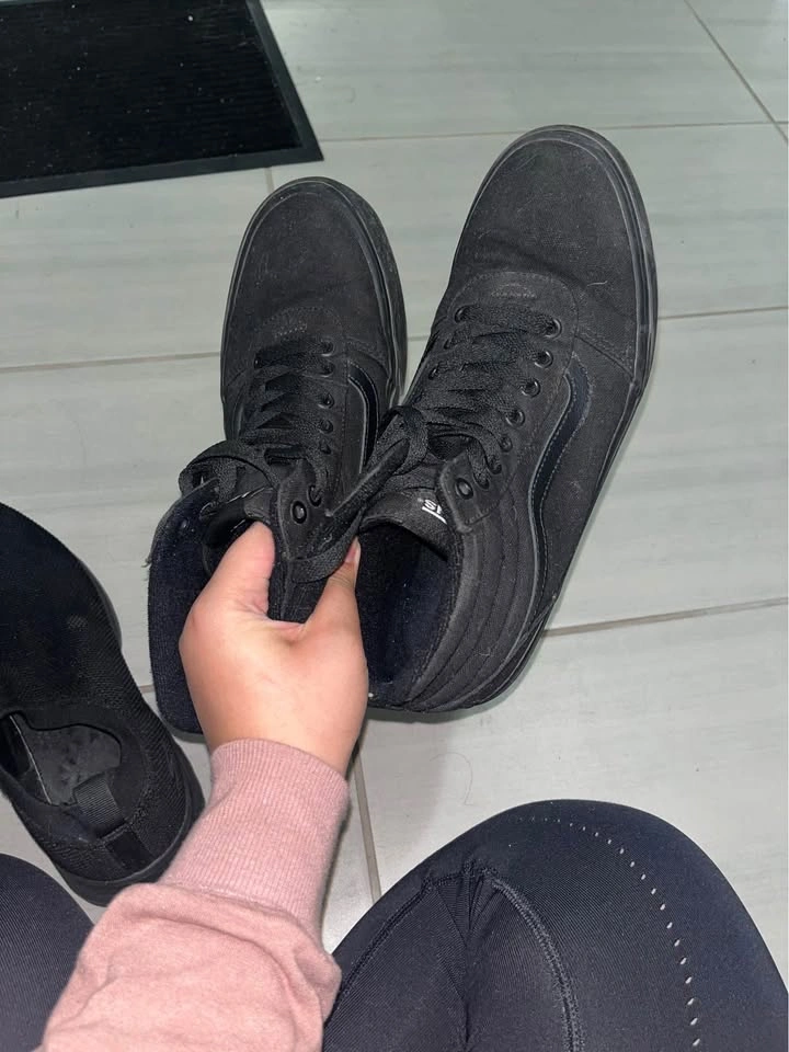 Vans shoes size 9/9.5 - photo 2