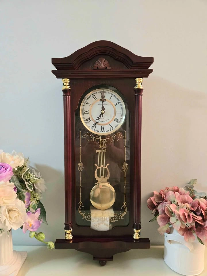 Elegant Westminster Chime Wall Clock - photo 2