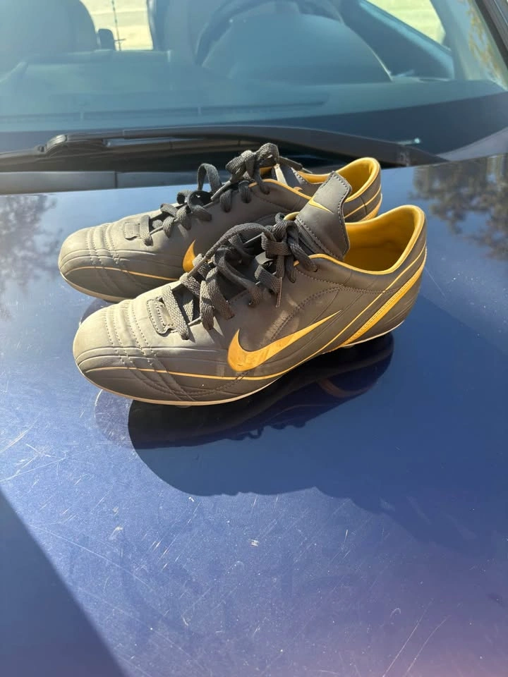 Soccer cleats - photo 2