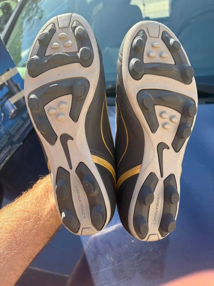 Soccer cleats - photo 3