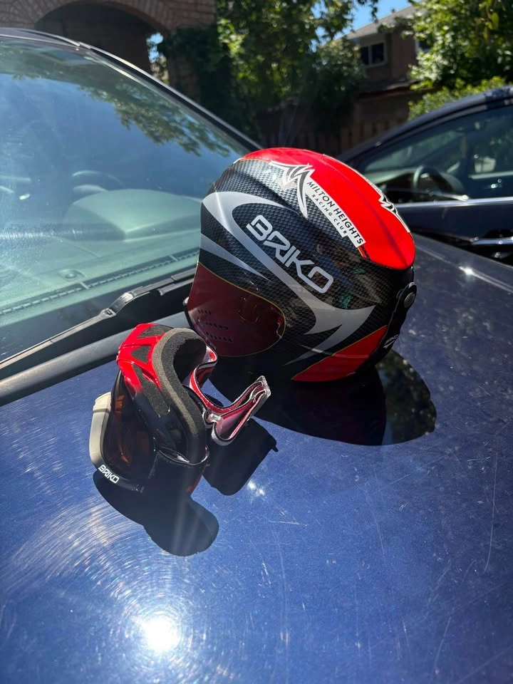 Briko ski helmet with goggles - photo 3