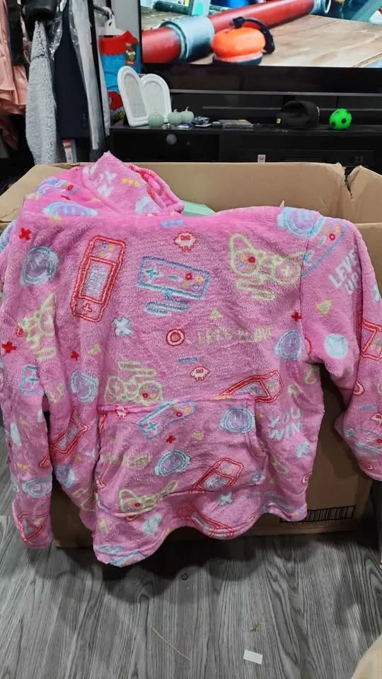 HOODED THROW GLOW IN THE DARK AGE 3-7 SIZE FIT MOST image indicator(2)