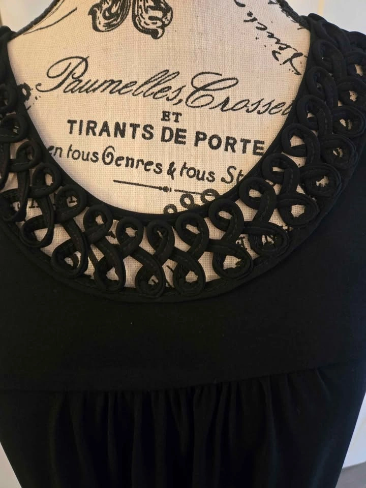 Cleo Petites Black Dress with Crochet Neckline Size 8 - photo 2