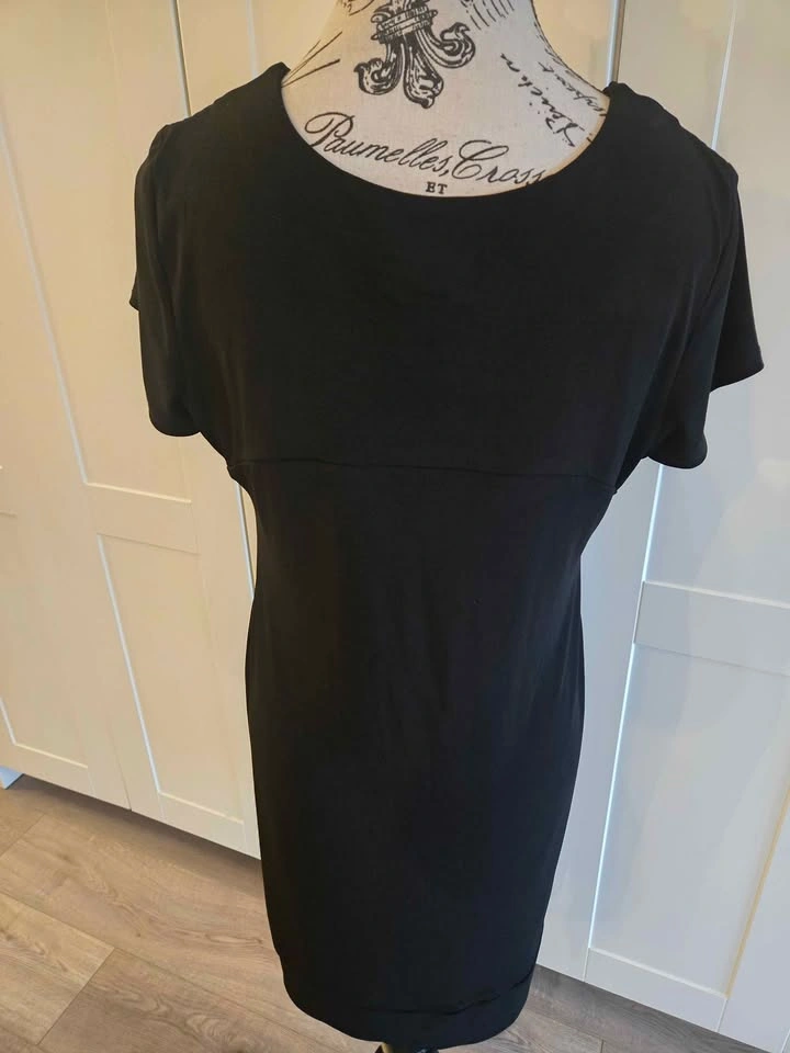 Cleo Petites Black Dress with Crochet Neckline Size 8 - photo 3