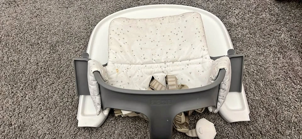 Stokke Tripp Trapp High chair with cushion + Tray attachment