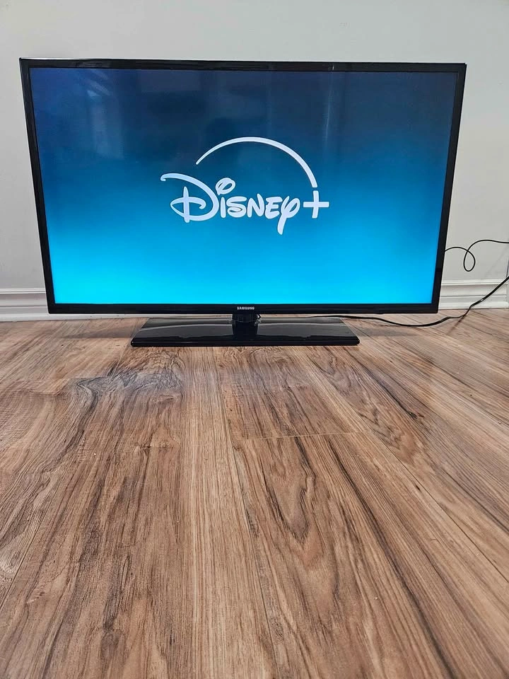 SAMSUNG SMART TV 40" - photo 4