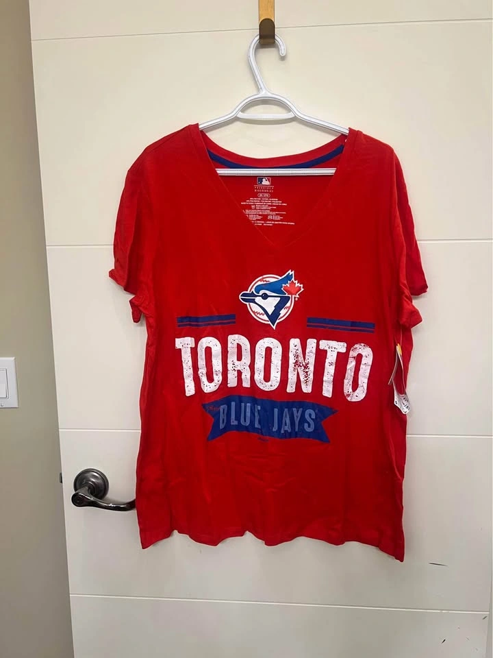 Women’s Toronto Blue Jay’s Red T-shirt 1XL - photo 4