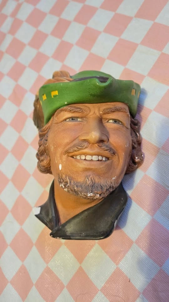 Vintage Robin hood head, made in england - photo 3