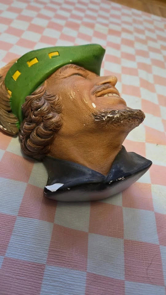 Vintage Robin hood head, made in england - photo 4