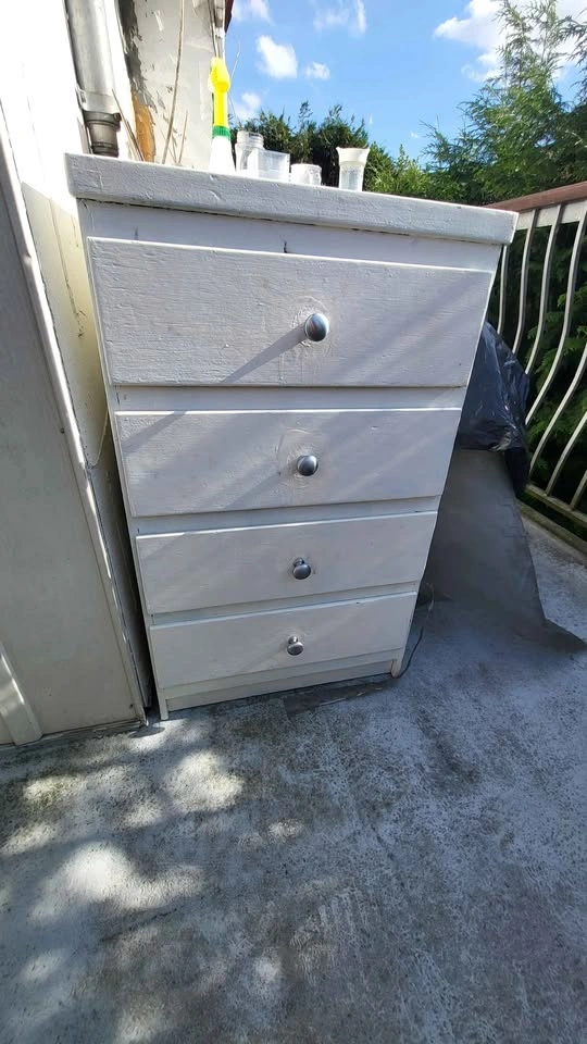 White 4-Drawer Wooden Dresser - photo 2