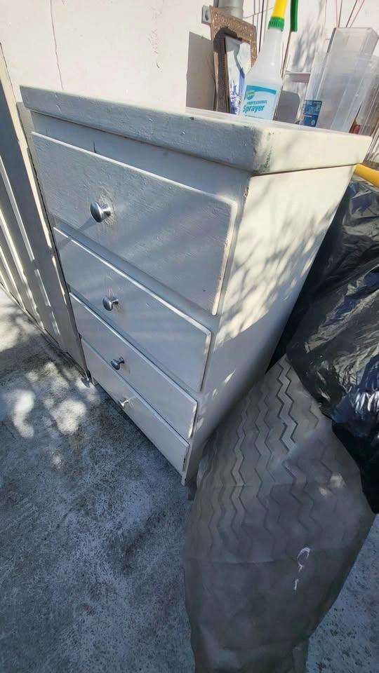 White 4-Drawer Wooden Dresser - photo 5