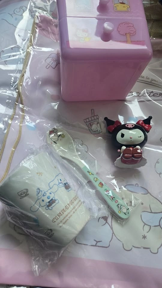 Sanrio lot, hello kitty, cinnamoroll, pompompurin - photo 3