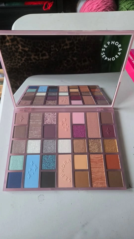 sephora vibrant lights eyeshadow palette never used - photo 4