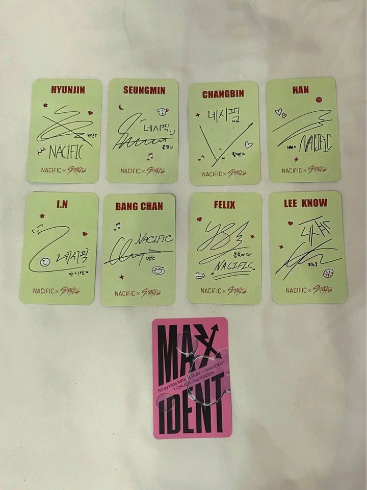 K-Pop Stray Kids Signed Photocards with 1 mystery pc - photo 2