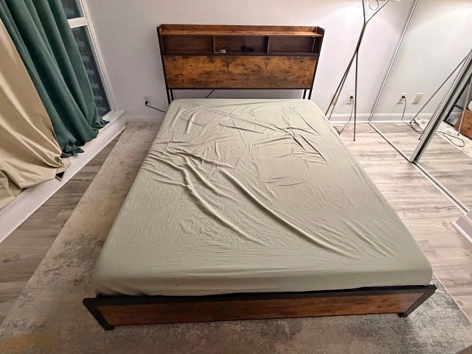 Bedframe and memory foam mattress