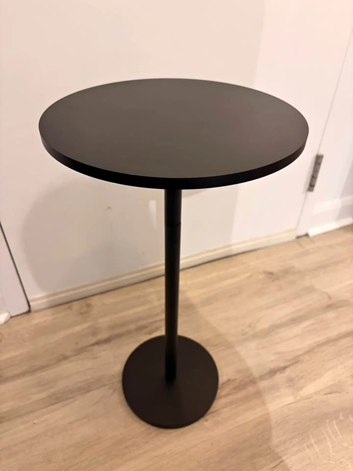 Small round table/side table