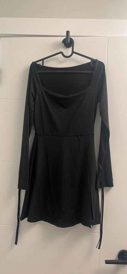 black dress - photo 2
