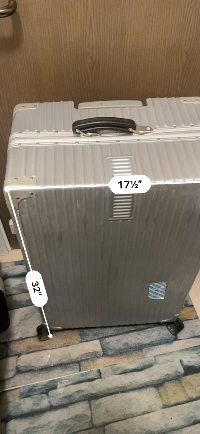 Large Silver Aluminum-Style Framed Luggage / Suitcase (No Zipper - photo 2